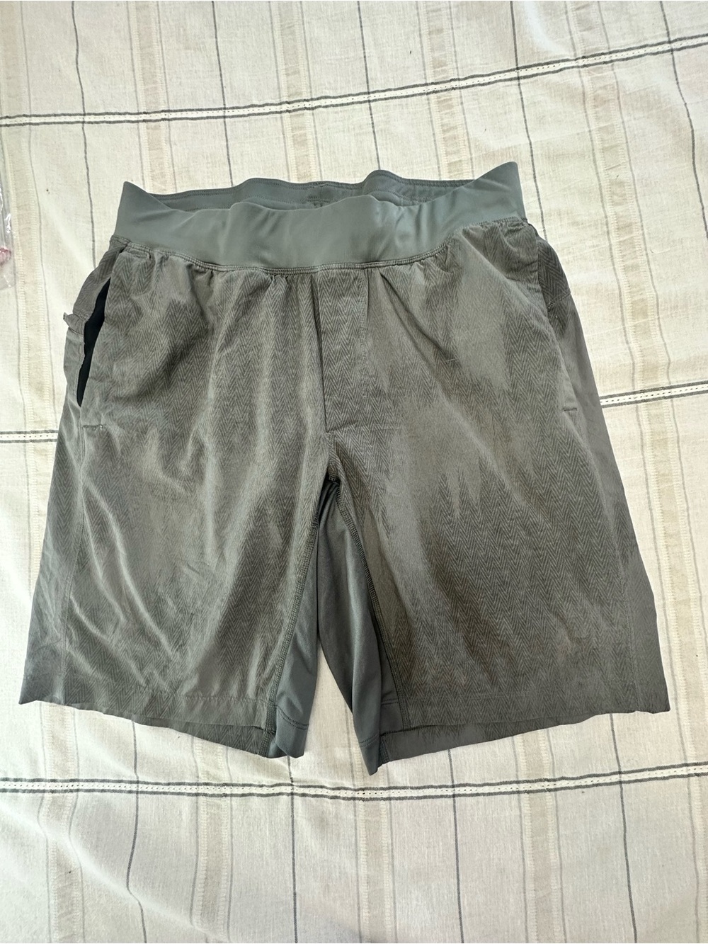 lululemon athletica Grey Hybrid Men’s Performance Shorts